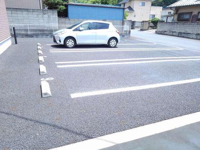 ブローテＭ（203） 駐車場