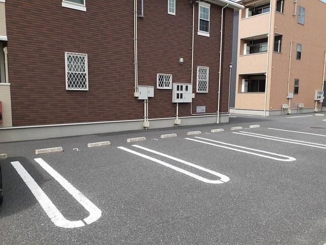 サンフォレストＡ（301） 駐車場
