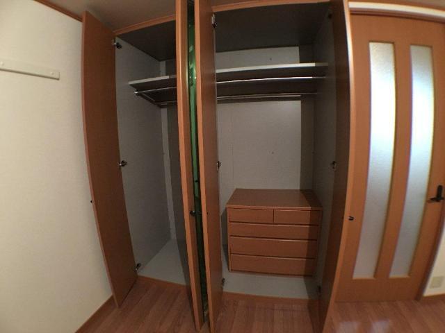 ティアラ 部屋画像