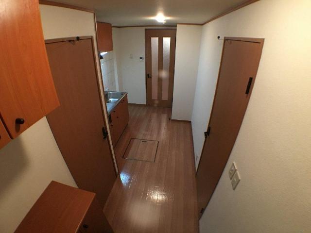 ティアラ 部屋画像