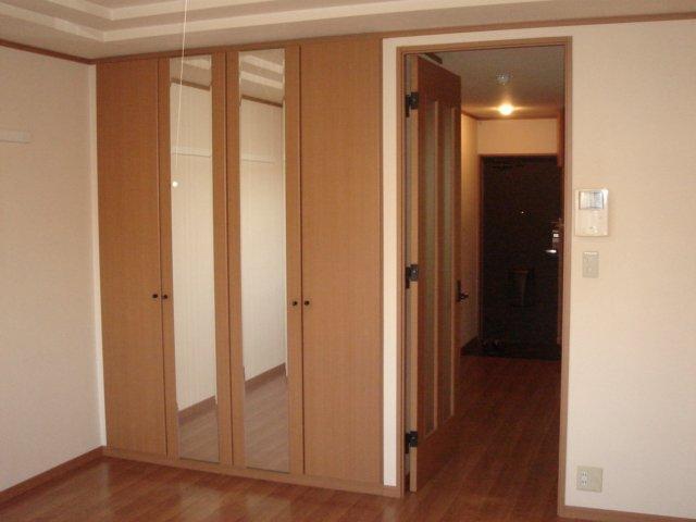 ティアラ 部屋画像