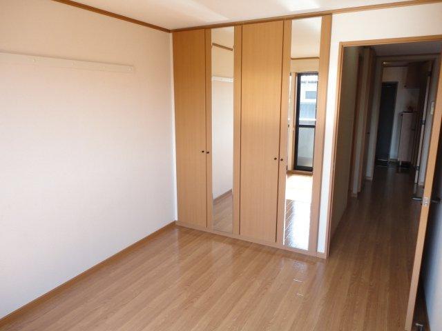 ティアラ 部屋画像