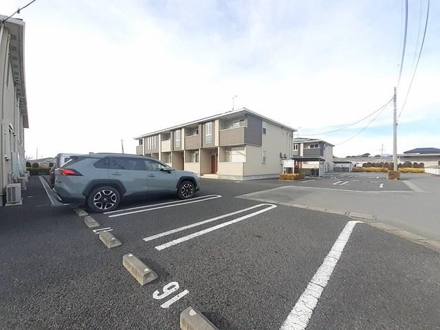ロッソフィオーレＡ（203） 駐車場