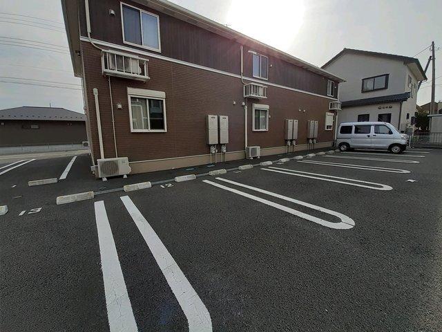 メゾンフォレストＢ（204） 駐車場