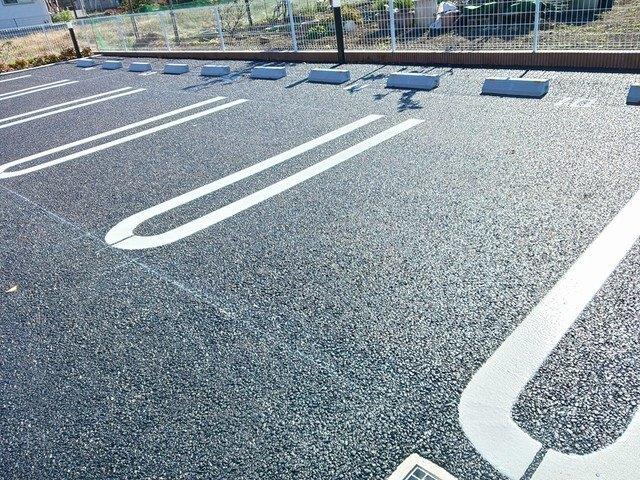 レスポワール（204） 駐車場