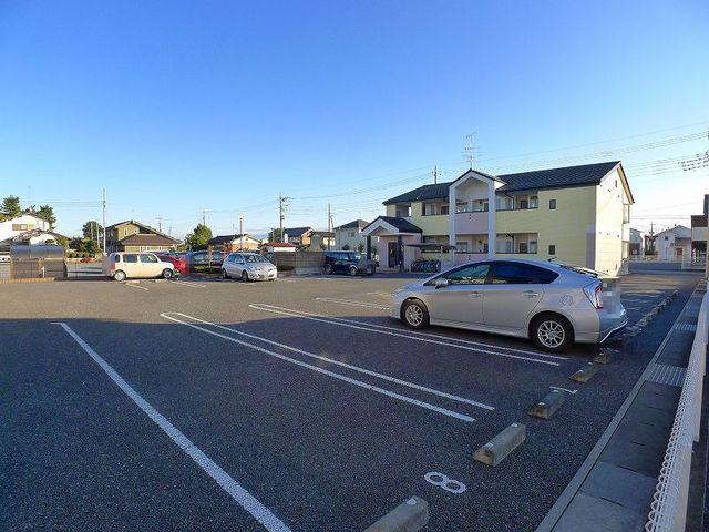 フリーデン末広　Ａ（102） 駐車場