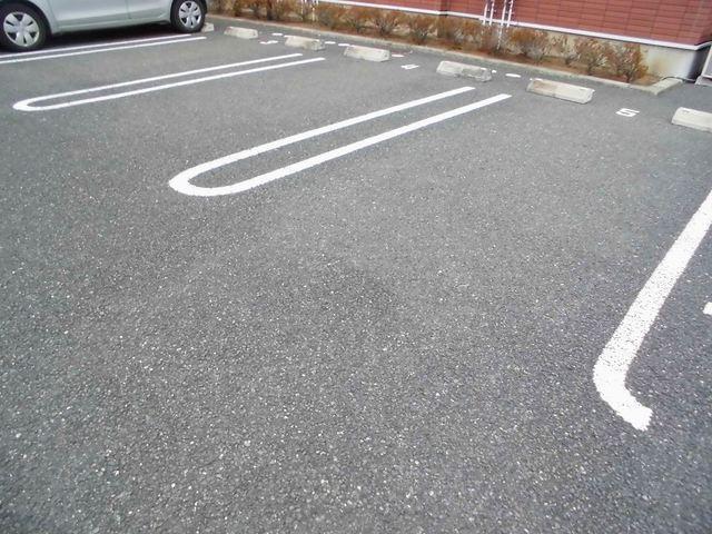 グラースＡ（203） 駐車場