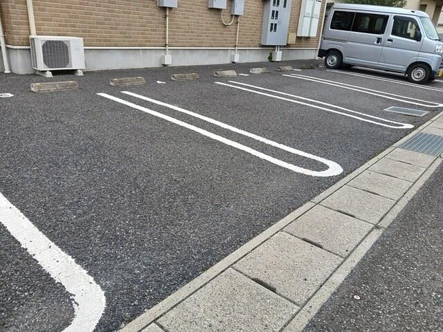 ピュア　チェリー（103） 駐車場
