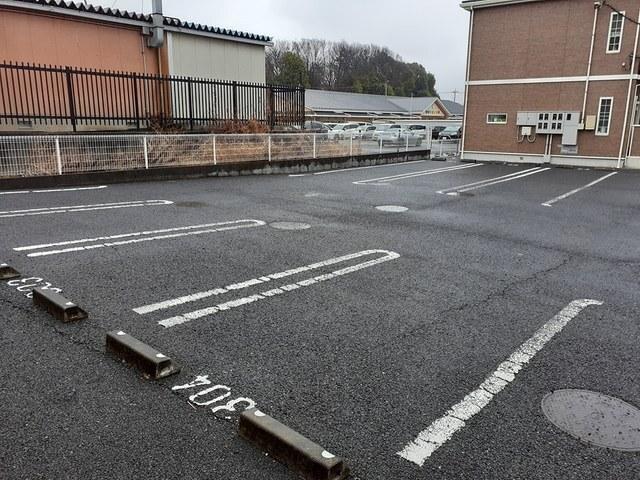 ソレイユガーデン（104） 駐車場