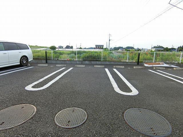 ガーデンフレンドⅠ（101） 駐車場