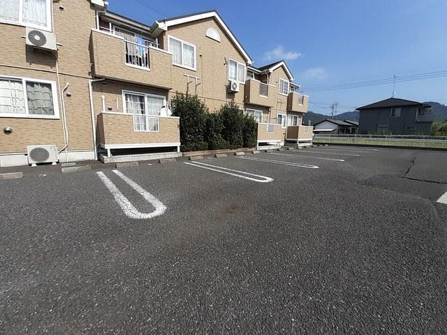 エミネンスＡ（201） 駐車場