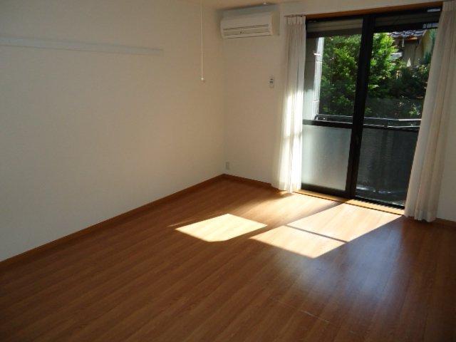 響 部屋画像