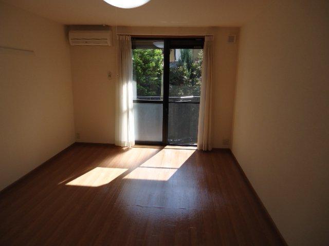 響 部屋画像
