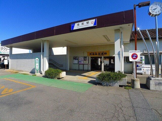 境町駅：1200m