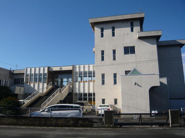 大泉町立西小学校：1227m
