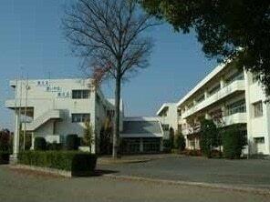 大泉町立西中学校：2218m