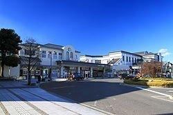 館林駅(東武　伊勢崎線)：1318m
