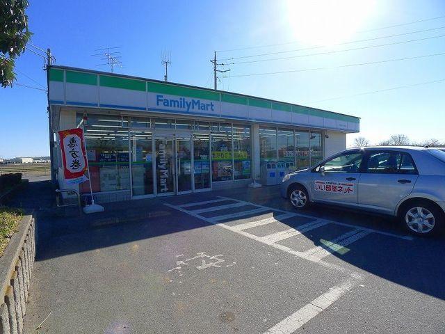 ファミリーマート日野屋千代田店：1000m