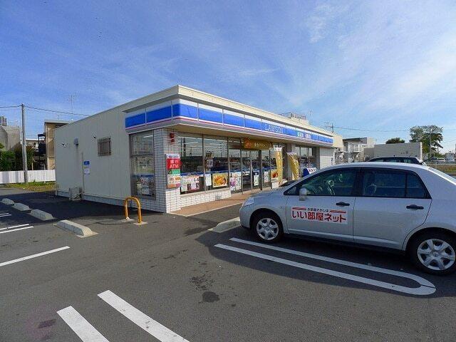 ローソン大泉坂田店：301m