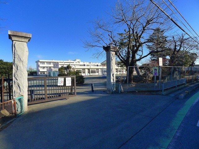 邑楽町立中野小学校：1204m