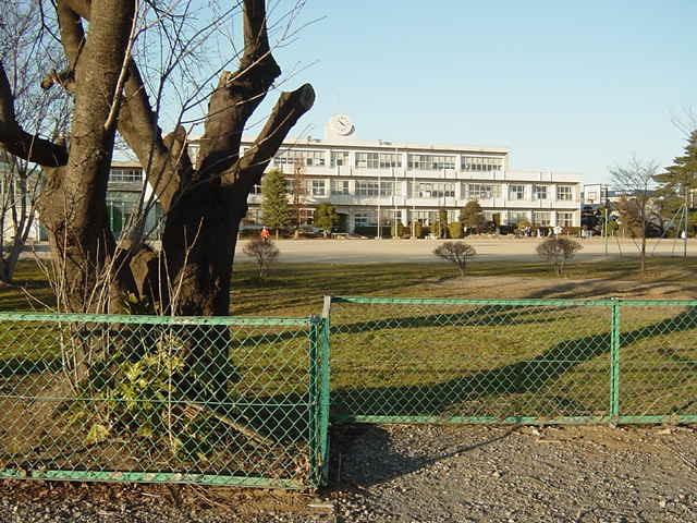 千代田町立西小学校：1786m