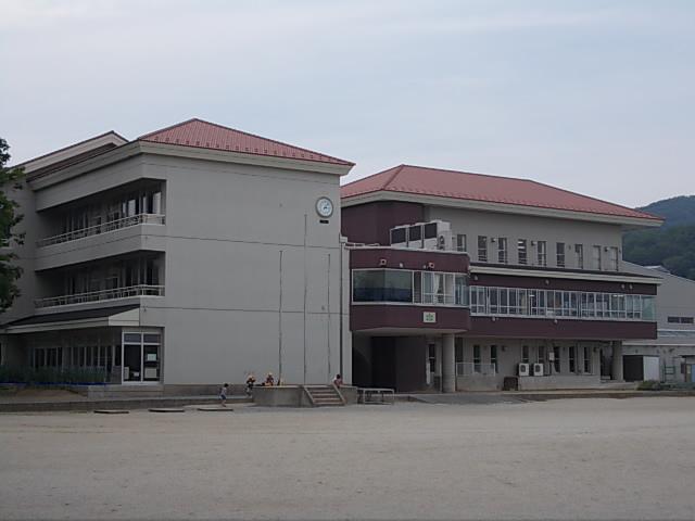 けやき小学校：1200m