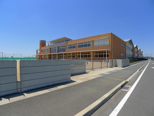 太田市立鳥之郷小学校：1047m