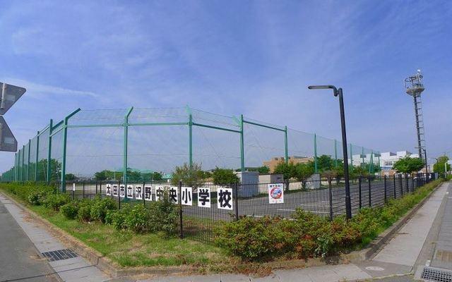 太田市立沢野中央小学校：596m