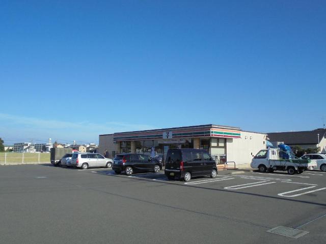 セブンイレブン太田市高林バイパス店：637m