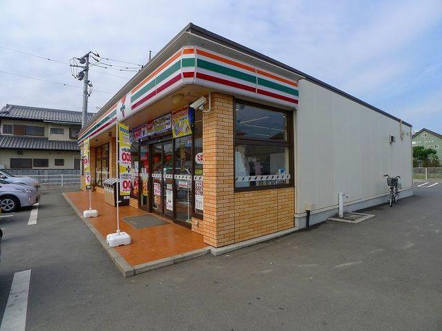 セブンイレブン太田市古戸町店：351m