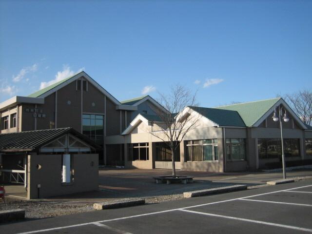 邑楽町立図書館：1223m