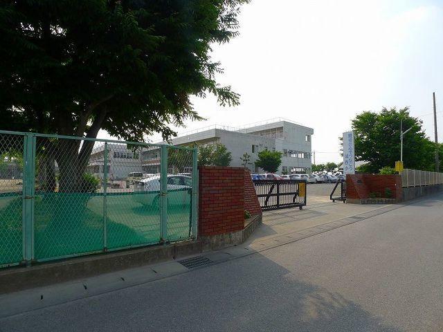 太田市立城西小学校：729m