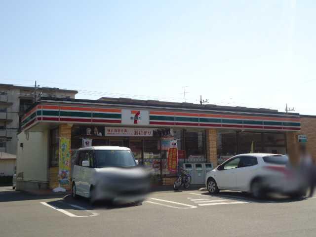 セブンイレブン館林美園町店：722m