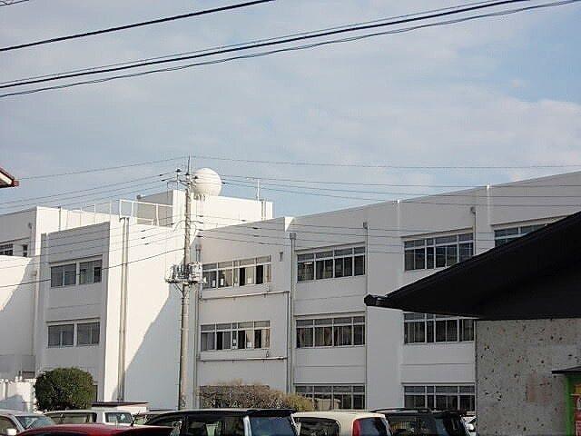 山前小学校：1300m