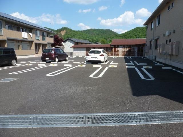 カレント　Ⅱ（103） 駐車場