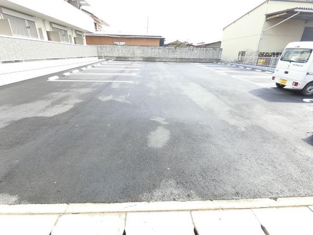 レセンテ プライム（101） 駐車場