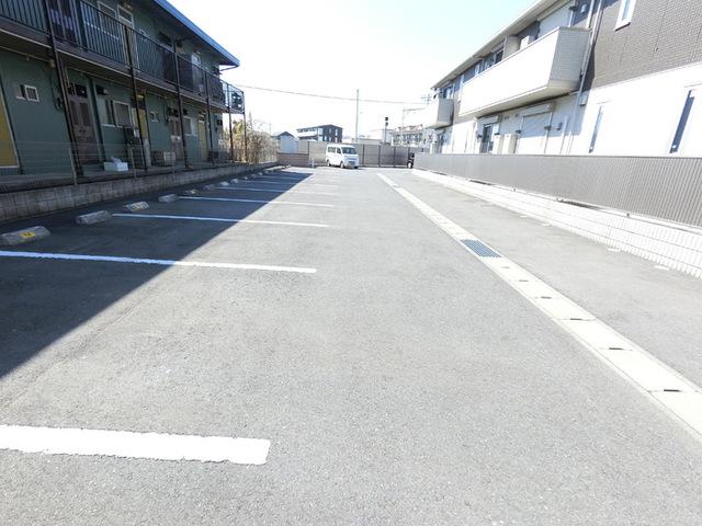 カーサ　デルソーレ　Ｂ（203） 駐車場