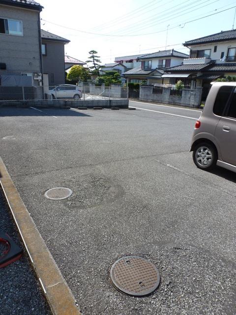 マ･メゾン（202） 駐車場