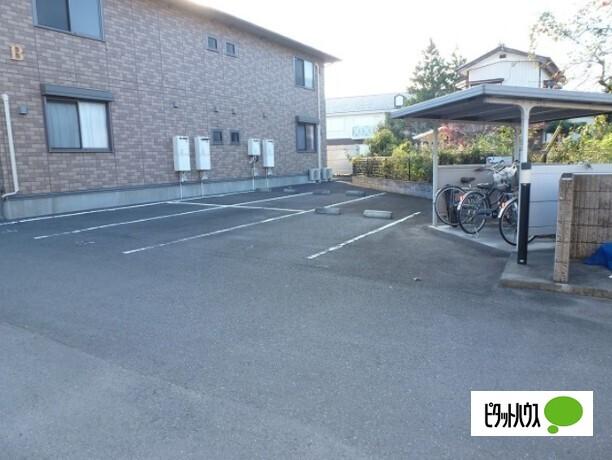 メルベーユ　Ａ/Ｂ（B102） 駐車場