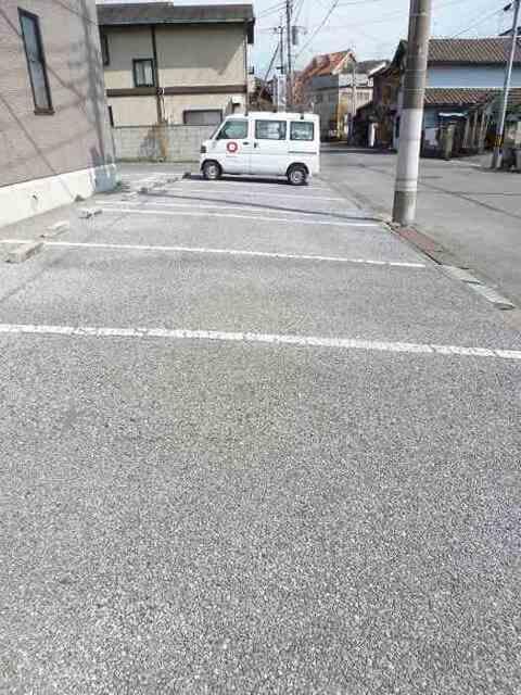 セピアコート（303） 駐車場