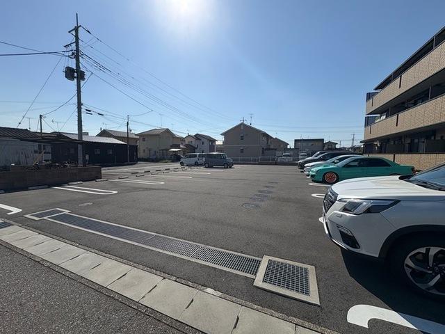 プリムラ（202） 駐車場
