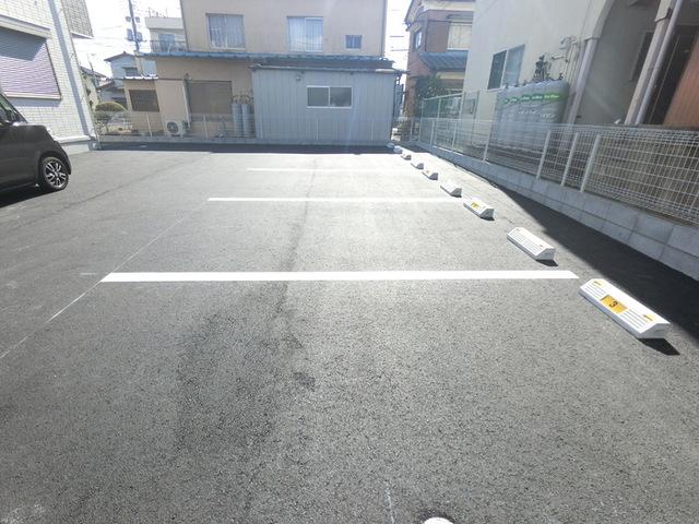 ミルアモールＥ（101） 駐車場