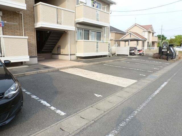 ヴィルセーヌ　Ａ/Ｂ（B202） 駐車場
