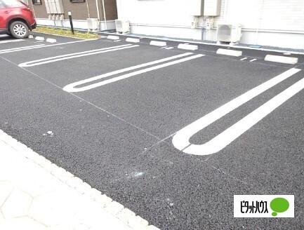 エクセレント・ヴィラ富田Ａ（203） 駐車場