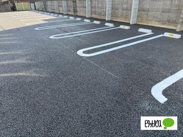 ルナ　ハウス 駐車場