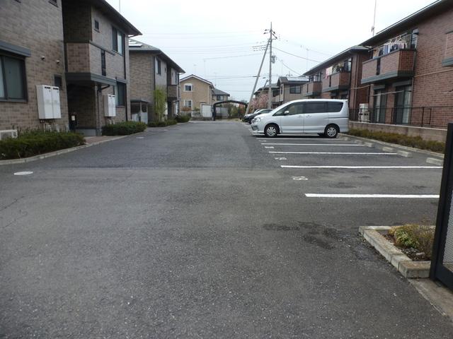 リビングタウン太田　Ａ/Ｂ/Ｃ/Ｄ（A202） 駐車場