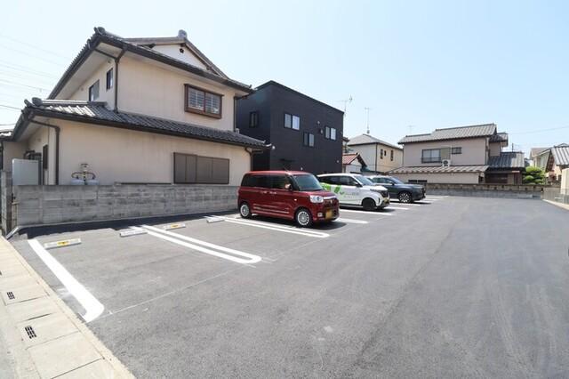ジョウエイ深町（303） 駐車場