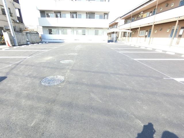 リオン（102） 駐車場