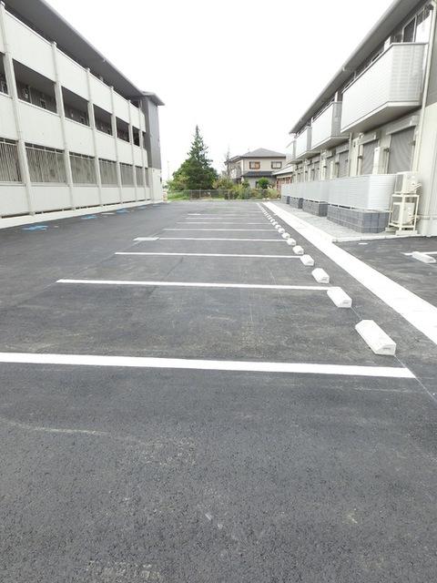 アクロスS（207） 駐車場