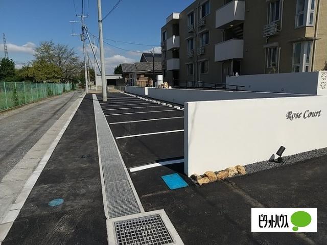 Rose Court（ﾛｰｽﾞｺｰﾄ）（205） 駐車場